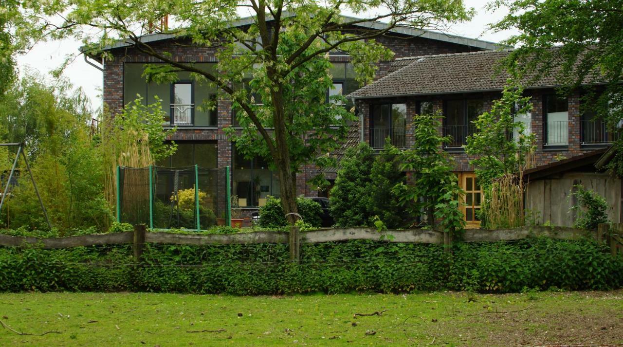 Gaestewohnung Hardinghaus Am Teich 워렌도르프 외부 사진